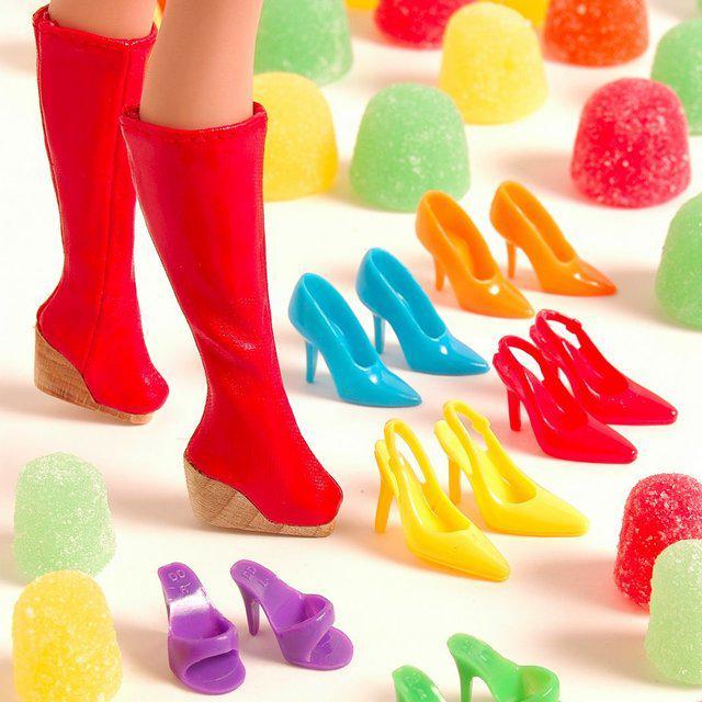 ตัวอย่าง ภาพหน้าปก:Colour Shoes รองเท้าสีสดใส ใส่ยังไงบริ๊ง ♥