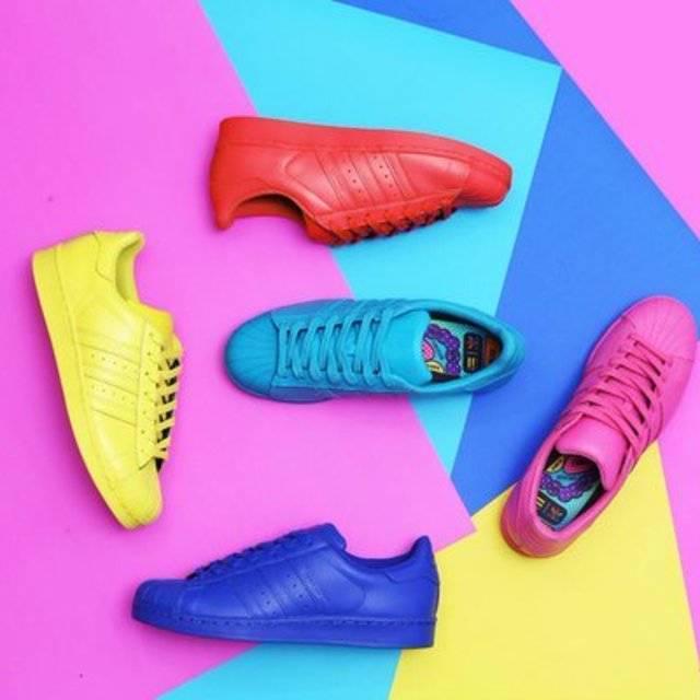 ภาพประกอบบทความ แซ่บอะไรเบอร์นั้น Pharrell x adidas Originals SuperColor