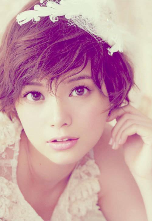 รูปภาพ:http://www.short-haircut.com/wp-content/uploads/2013/03/Asian-short-hair-bridal.jpg