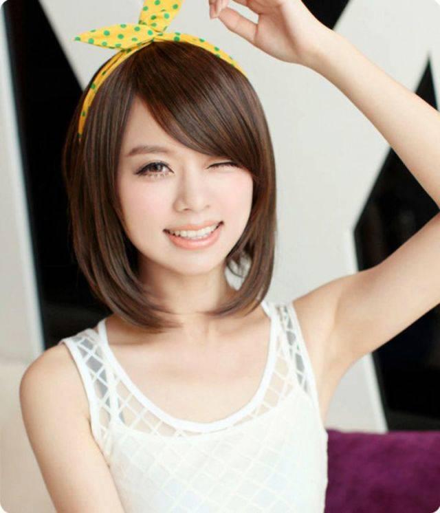 รูปภาพ:http://www.mediumhair-women.com/wp-content/uploads/2015/08/asian-short-haircuts-for-women-with-headband-55cd7031dc3d3.jpg