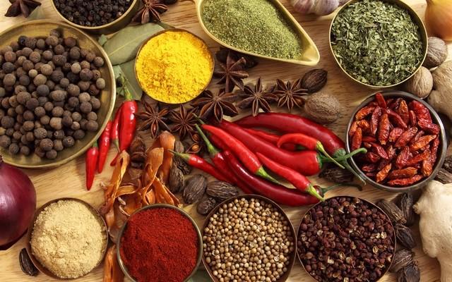 รูปภาพ:https://img2.fonwall.ru/o/bw/pepper-red-seasoning-spices.jpeg