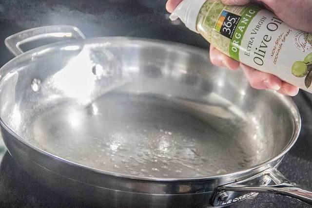 รูปภาพ:http://thescrumptiouspumpkin.com/wp-content/uploads/2015/03/organic-olive-oil-cooking-spray.jpg