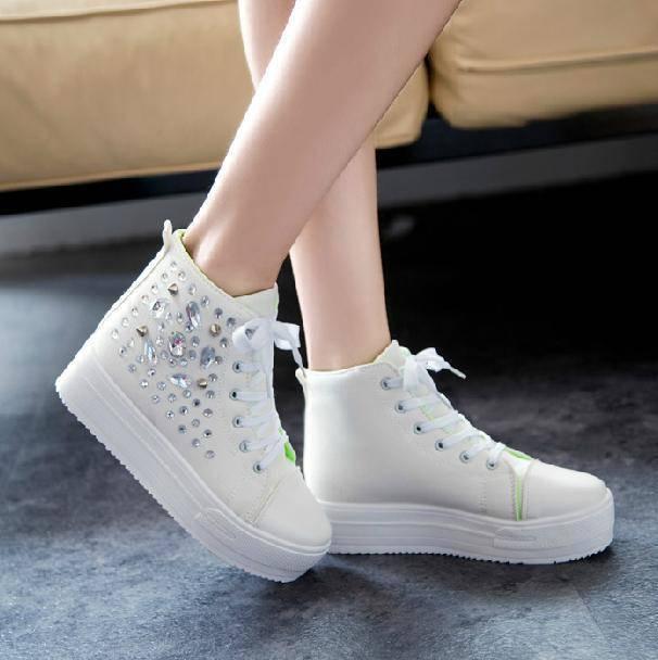 รูปภาพ:http://i01.i.aliimg.com/wsphoto/v0/32212186801/2014-high-women-rhinestones-canvas-shoes-Breathable-single-shoes-lacing-rivet-rhinestone-female-Sneakers-New-arrivals.jpg