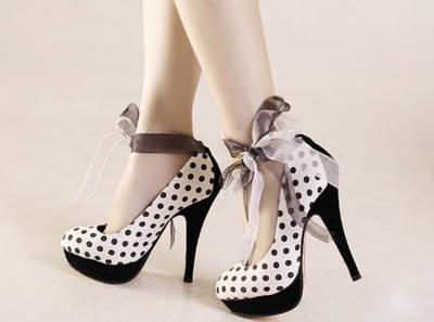 รูปภาพ:http://s2.favim.com/orig/37/bow-cute-fashion-heels-polka-dot-Favim.com-304690.jpg