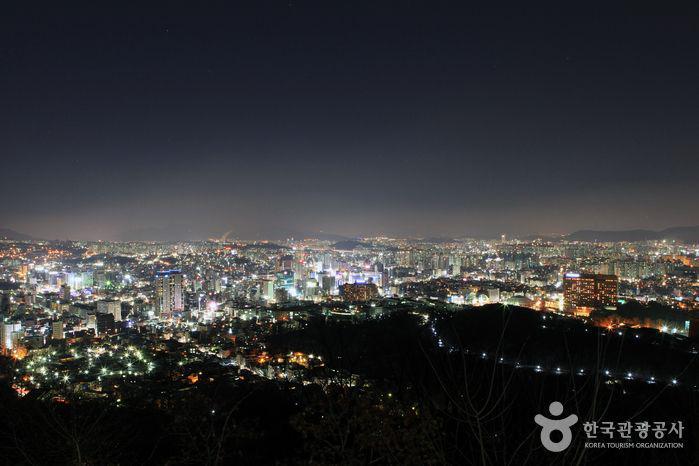 รูปภาพ:http://tong.visitkorea.or.kr/cms/resource/83/1981983_image2_1.jpg