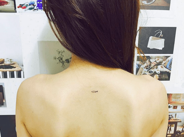 รูปภาพ:http://s3-ap-southeast-1.amazonaws.com/girls.bessup.com/wp-content/uploads/2016/03/mini-tattoo11.png