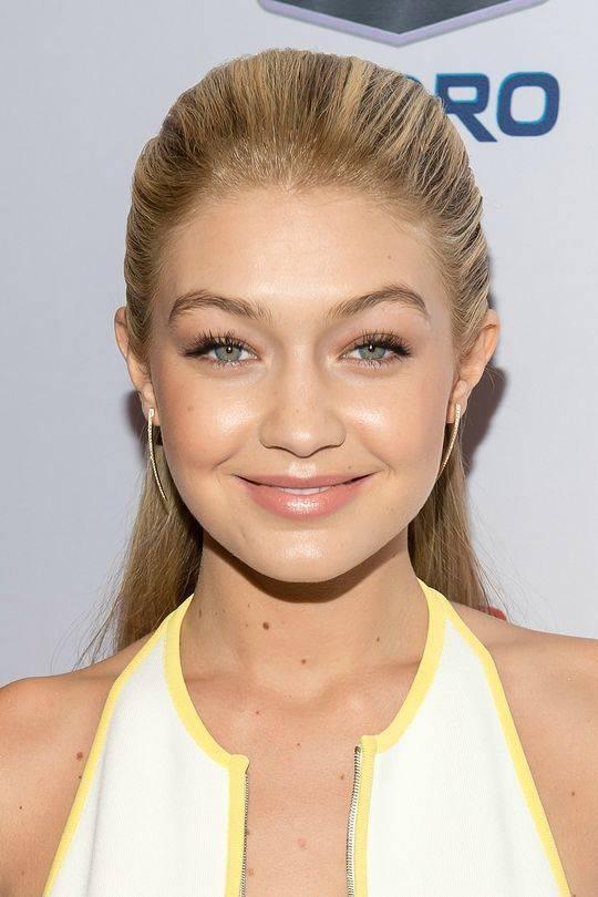 รูปภาพ:http://www.glamour.com/images/beauty/2015/02/gigi-hadid-2015-sports-illustrated-hair-w540.jpg