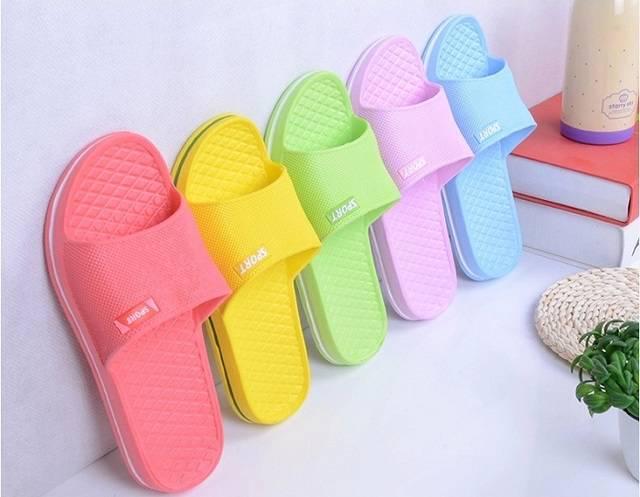 รูปภาพ:http://g02.a.alicdn.com/kf/HTB14WUCHpXXXXXiapXXq6xXFXXXd/New-2015-Summer-home-slippers-unisex-Shoes-indoor-women-men-House-font-b-massage-b-font.jpg