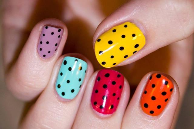 รูปภาพ:http://cafe.nowaroos.com/wp-content/uploads/2014/07/Cute-Colorful-Nail-Desigs.jpg