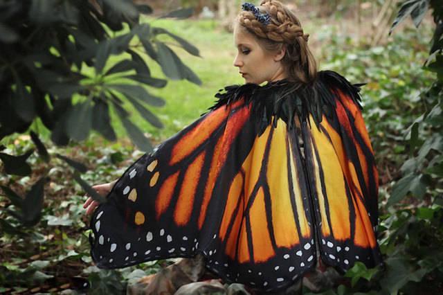 รูปภาพ:http://static.boredpanda.com/blog/wp-content/uploads/2016/04/hand-crafted-butterfly-wing-scarves-costurero-real-2-12.jpg