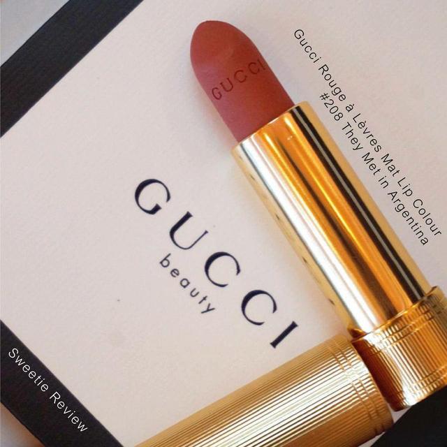 ภาพประกอบบทความ Review : Gucci Rouge à Lèvres Mat Lip Colour 208 They Met in Argentina 