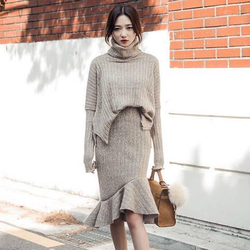 รูปภาพ:http://g01.a.alicdn.com/kf/HTB1Io7bKVXXXXavXpXXq6xXFXXXO/Winter-new-Korean-women-were-thin-loose-long-sleeved-high-necked-pullover-package-hip-fishtail-skirt.jpg