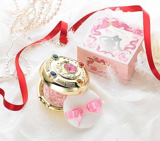 รูปภาพ:http://www.sailormooncollectibles.com/wp-content/uploads/2015/03/sailormoon-prism-compact-powder-makeup2015.jpg