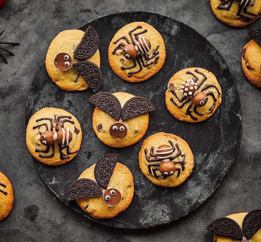 รูปภาพ:https://images.immediate.co.uk/production/volatile/sites/30/2020/10/Halloween-cookies-4b1a057.jpg