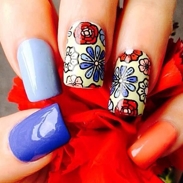 รูปภาพ:http://bmodish.com/wp-content/uploads/2015/07/cute-floral-stamping-nail-art-bmodish.jpg