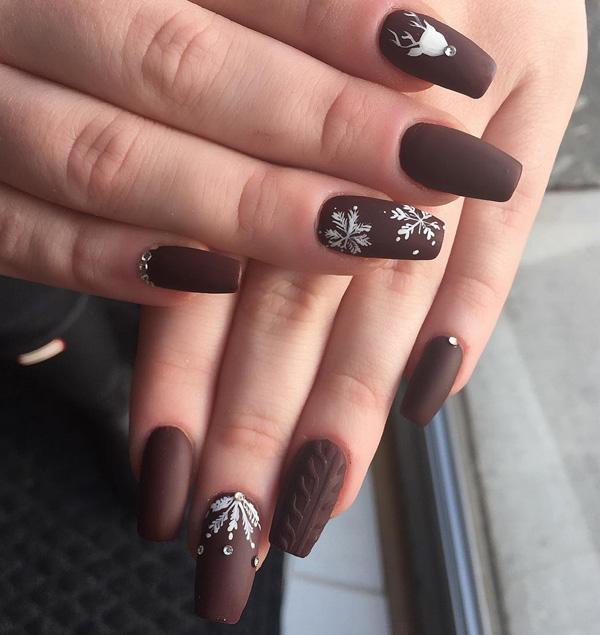 รูปภาพ:https://www.cuded.com/wp-content/uploads/2016/12/Dark-nail-20.jpg