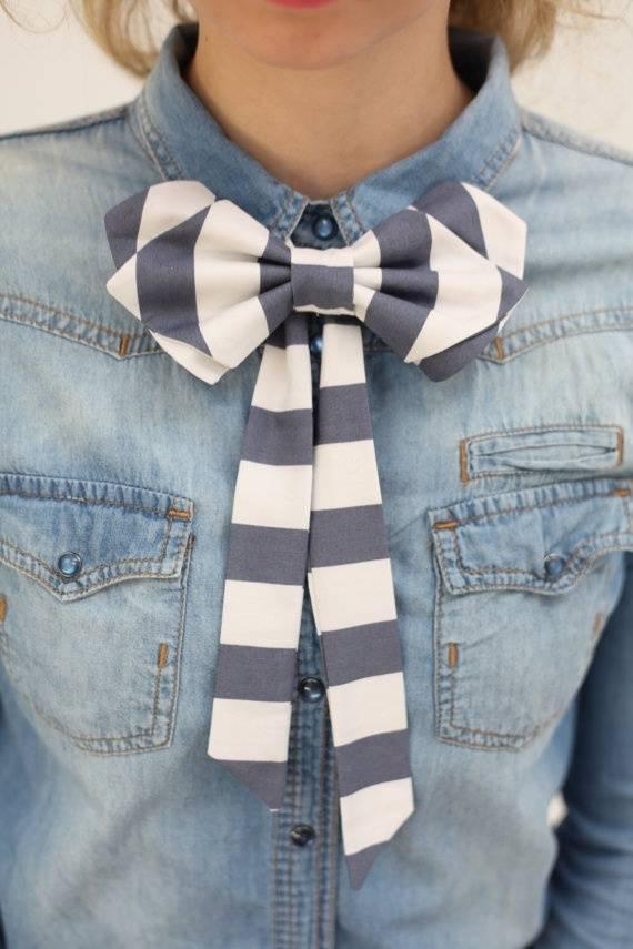 รูปภาพ:http://glamradar.com/wp-content/uploads/2015/09/cute-white-and-gray-striped-bow-tie.jpg
