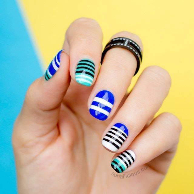 ภาพประกอบบทความ 40 idea "Stripes Nails" เพ้นท์เล็บลายเส้นให้ชิคสุดๆ !!