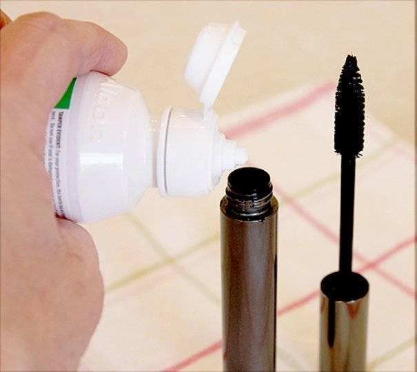รูปภาพ:http://makeupandbeauty.com/wp-content/uploads/2015/04/How-to-Revive-Dry-Mascara-and-Alternate-Uses-of-Mascara-Wand5.jpg