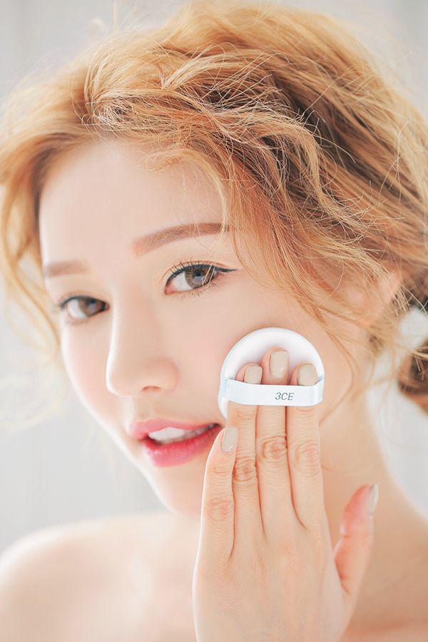 รูปภาพ:https://i.pinimg.com/736x/03/f2/56/03f256969edd09417943d4f54ca3ed20--stylenanda-korean-makeup.jpg