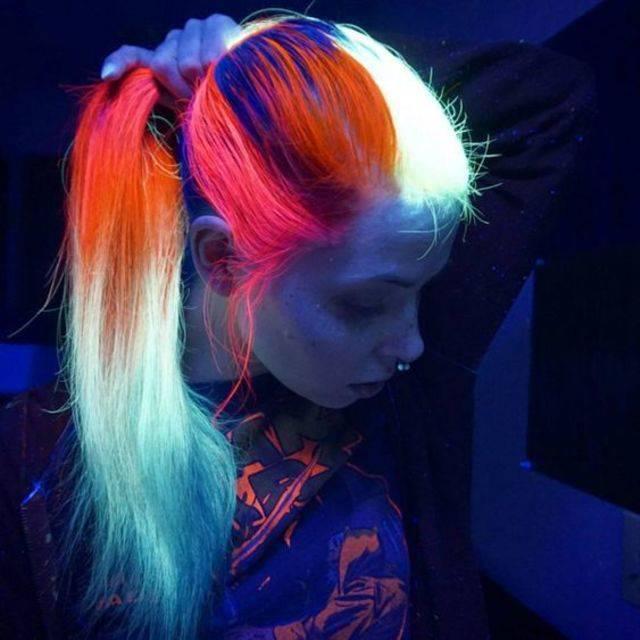 ตัวอย่าง ภาพหน้าปก:พาส่อง! แฟชั่น 'Glow in the dark hair' สีผมที่ต้องปิดไฟดู!