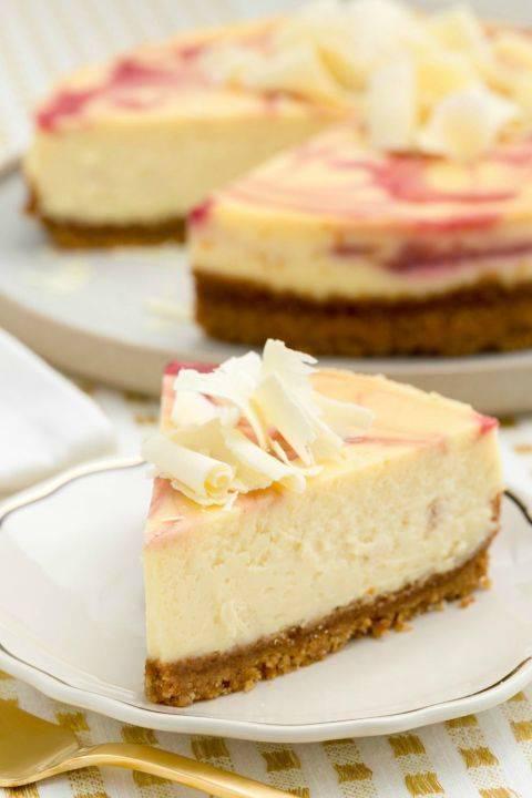 รูปภาพ:http://del.h-cdn.co/assets/15/50/480x720/gallery-1449600570-delish-cheesecake-white-chocolate.jpg