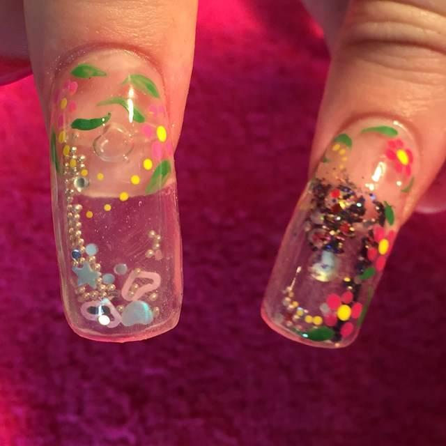 ตัวอย่าง ภาพหน้าปก:How to ทำเล็บแบบ 'Aquarium nails' เทรนด์ไหม่! มาแรงสุดๆ