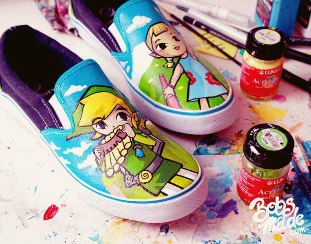 รูปภาพ:http://loyalkng.com/wp-content/uploads/2012/07/windwaker-Bobsmade-zelda-link-shoes-paint-nintendo-acrylic-gamecube-wii.jpg