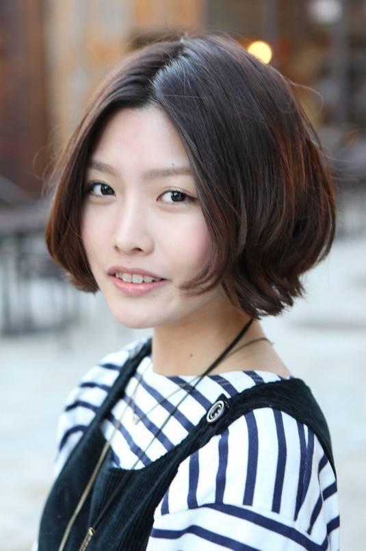 รูปภาพ:http://hairstylesweekly.com/images/2012/12/Cute-Korean-Girl-with-Short-Bob-Haircut.jpg