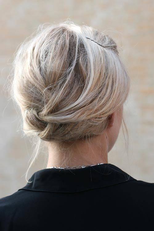 รูปภาพ:http://cdn.fashionisers.com/wp-content/uploads/2014/11/updo_hairstyles_for_short_hair_short_French_braid9.jpg