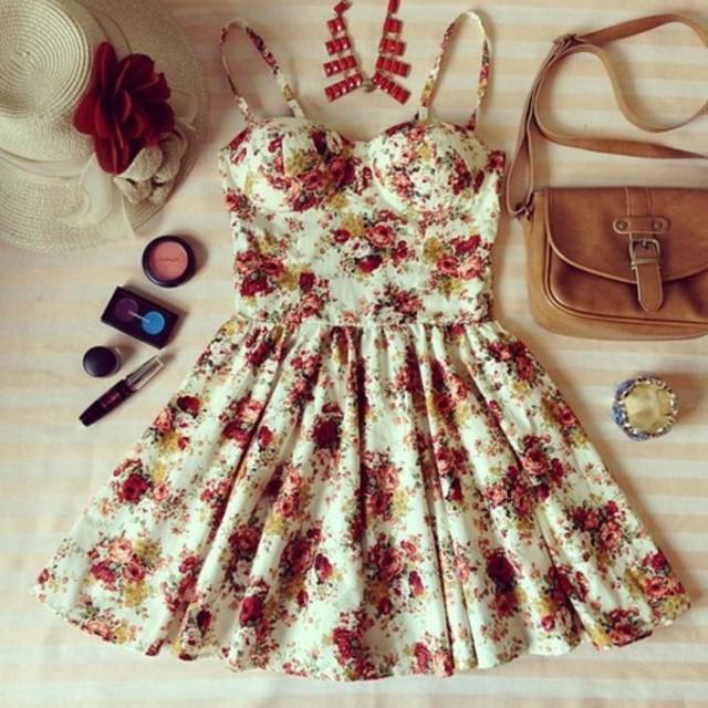 ภาพประกอบบทความ Flower vintage dress แค่ใส่ลายดอกก็ดูหวานเวอร์!!