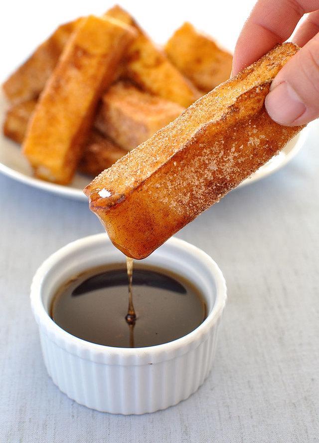 รูปภาพ:http://recipetineats.com/wp-content/uploads/2014/07/French-Toast-Sticks-1.jpg