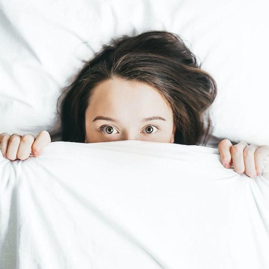 ภาพประกอบบทความ นอนน้อยทำให้อ้วน จริงไหม? เมื่อการนอนส่งผลต่อสุขภาพและน้ำหนักได้