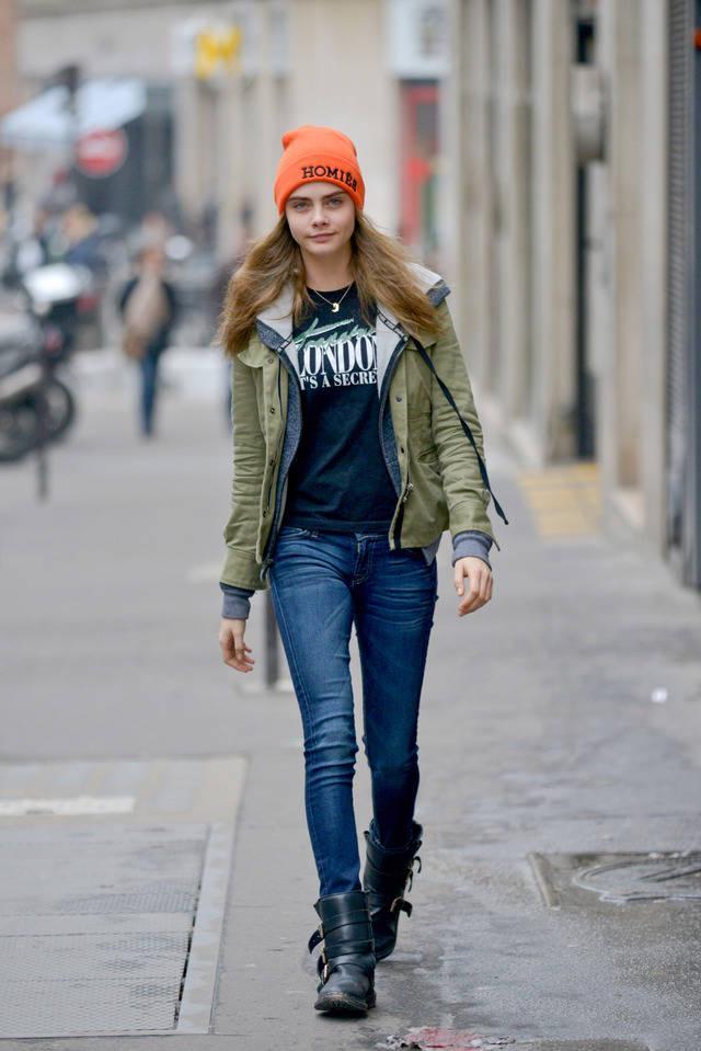 รูปภาพ:http://www.denimblog.com/wp-content/uploads/2013/03/Cara-Delvingne-7-For-All-Mankind-Skinny-Sophisticated-Siren-1.jpg