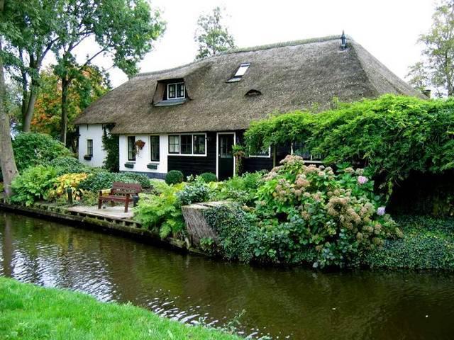 รูปภาพ:http://i.kapook.com/ninn/n12-0610/090610_travel-GiethoornHolland_03.jpg