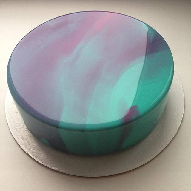 รูปภาพ:http://static.boredpanda.com/blog/wp-content/uploads/2016/05/mirror-glazed-marble-cake-olganoskovaa-3.jpg