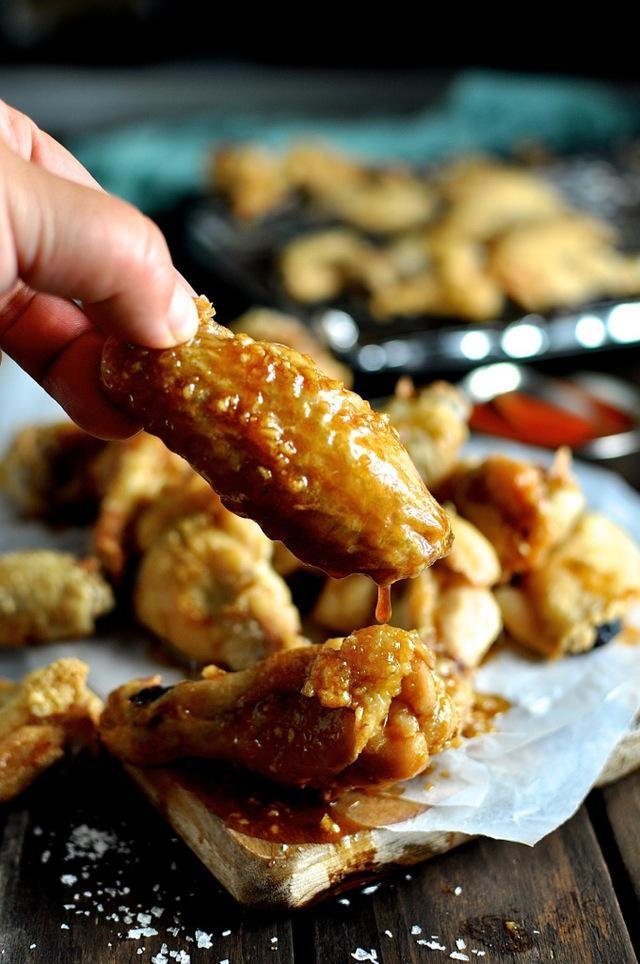 รูปภาพ:http://www.recipetineats.com/wp-content/uploads/2014/11/Crispy-Oven-Baked-Chicken-Wings-Honey-Garlic-Soy-Sauce-2.jpg