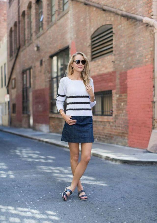 รูปภาพ:http://glamradar.com/wp-content/uploads/2016/01/2.-denim-skirt-with-striped-top.jpg