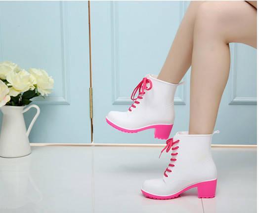 รูปภาพ:http://g01.a.alicdn.com/kf/HTB14bouGXXXXXcYaXXXq6xXFXXX0/2015-New-Women-Candy-Cream-Rain-Boots-Female-Ankle-High-Heels-Rainboots-for-Women-Waterproof-Jelly.jpg