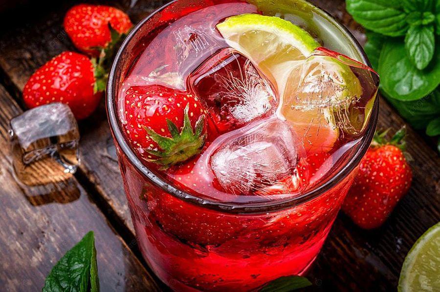 รูปภาพ:https://png.pngtree.com/thumb_back/fw800/background/20230406/pngtree-strawberry-cocktail-with-lime-and-iceice-cold-strawberry-lemonadesummer-drink-alcoholic-photo-image_2239410.jpg