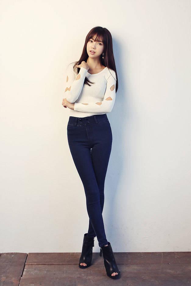 รูปภาพ:http://www.koreanfashionstore.com/korean-fashion/korean-jeans/20140102/Button-High-Waist-Skinny-Jean-03.jpg