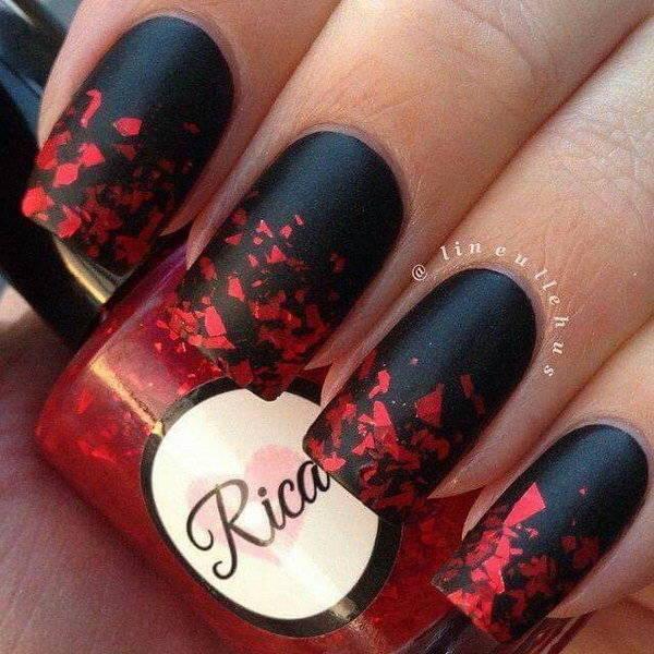 รูปภาพ:http://ideastand.com/wp-content/uploads/2016/01/red-and-black-nail-designs/14-red-black-nail-designs.jpg