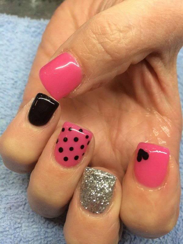 รูปภาพ:http://ideastand.com/wp-content/uploads/2016/01/pink-and-black-nail-art-designs/8-pink-and-black-nail-art-designs.jpg