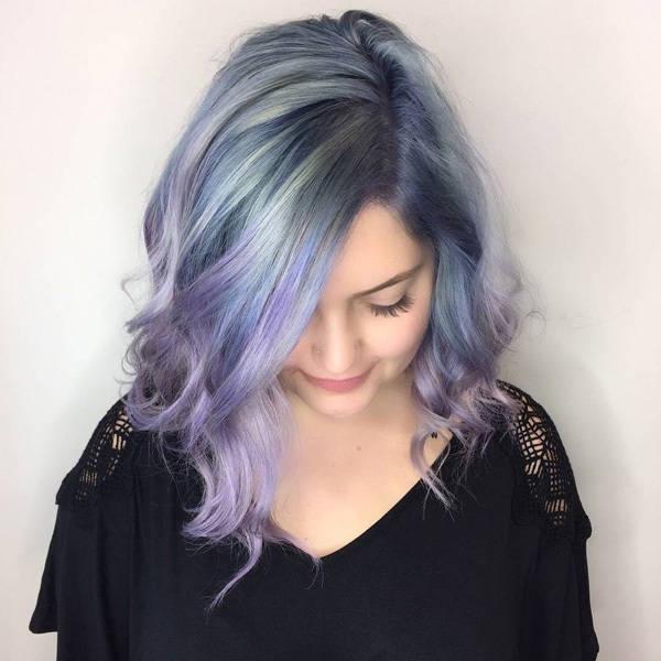 รูปภาพ:http://hairspiration.net/wp-content/uploads/2016/04/Mermaid-Violet-And-Turquoise-Wavy-Hair.jpg