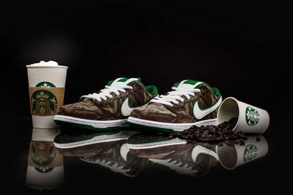 รูปภาพ:http://men.mthai.com/app/uploads/2016/05/Nike-SB-Dunk-Low-Premium-Starbucks-4-600x400.jpg