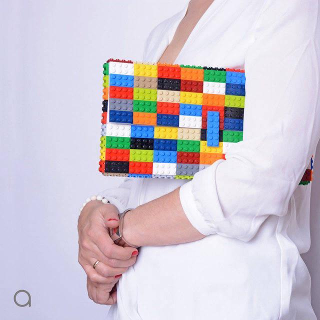รูปภาพ:https://www.visualnews.com/wp-content/uploads/2015/04/Agabag-LEGO-bags-1.jpg