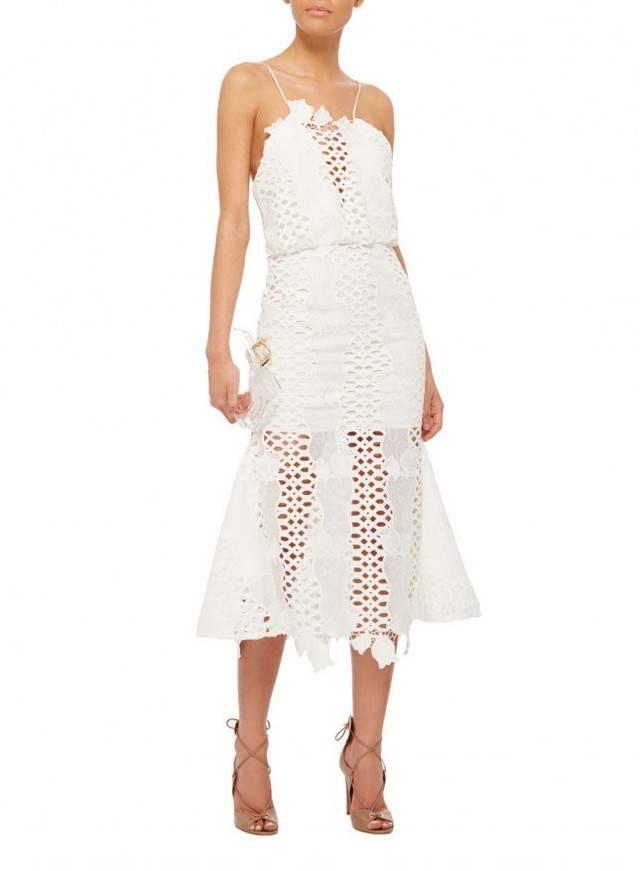 รูปภาพ:https://pixel.brit.co/wp-content/uploads/2016/02/large_alice-mccall-white-white-lovelight-crochet-dress-645x878.jpg